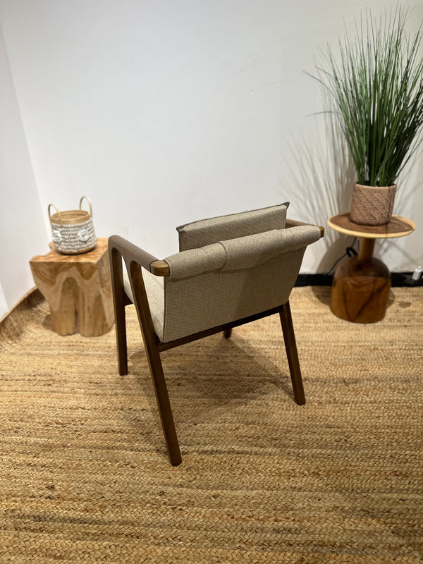 BALAKEN Armchair with Cushioned Seat - AVRS DESIGN