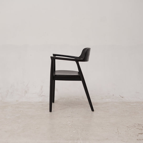 HIRASHIMA Black Comfortable Mid-Century Modern Dining Chair - AVRS DESIGN