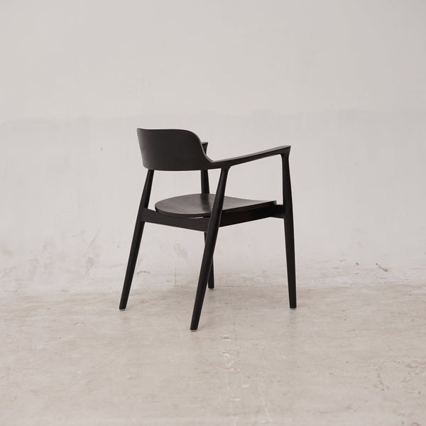 HIRASHIMA Black Comfortable Mid-Century Modern Dining Chair - AVRS DESIGN